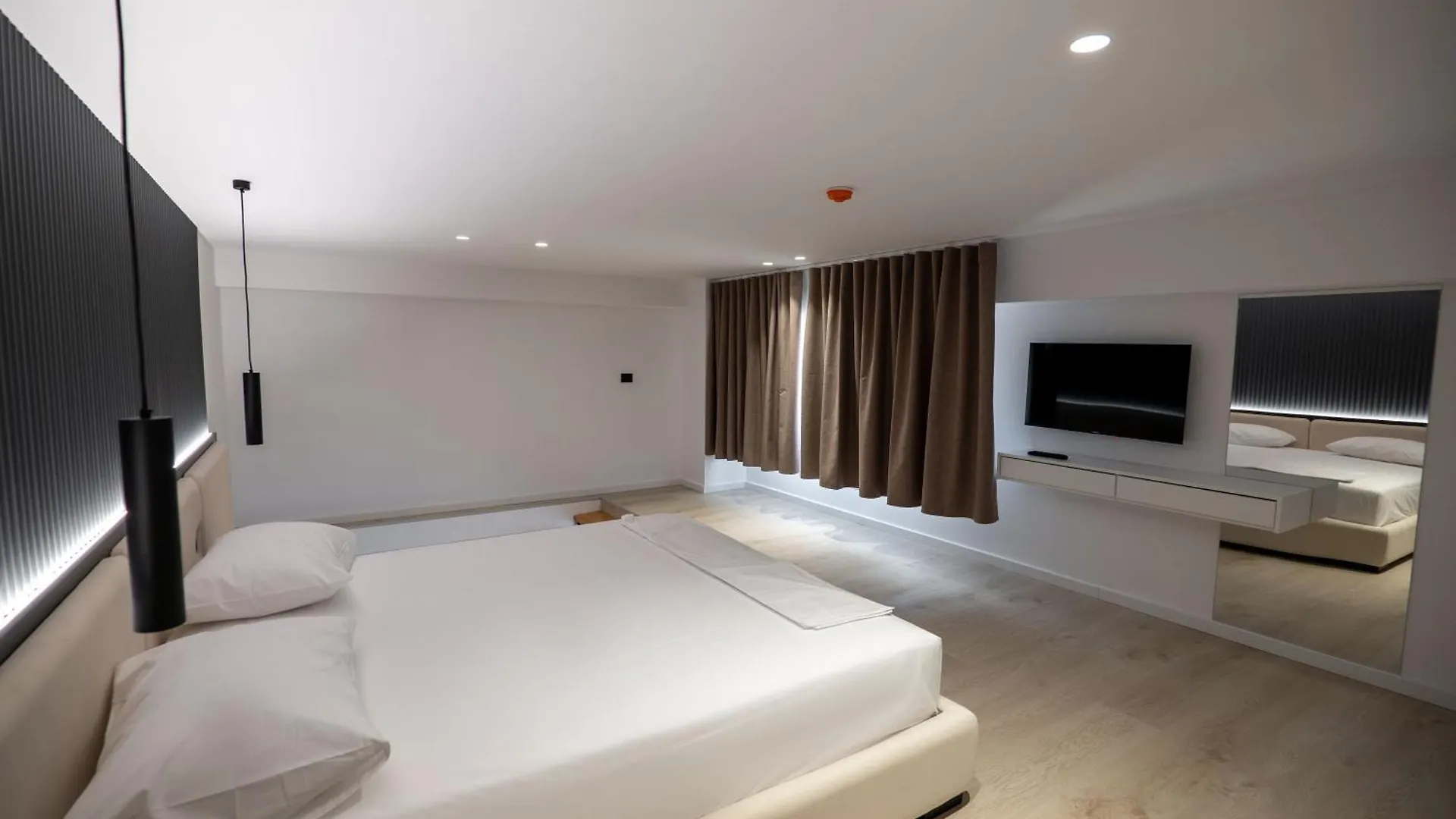 Arrei Hotel Sarande