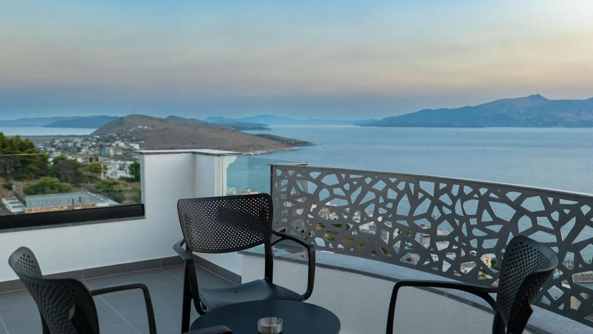 Arrei Hotel Sarande 4*,