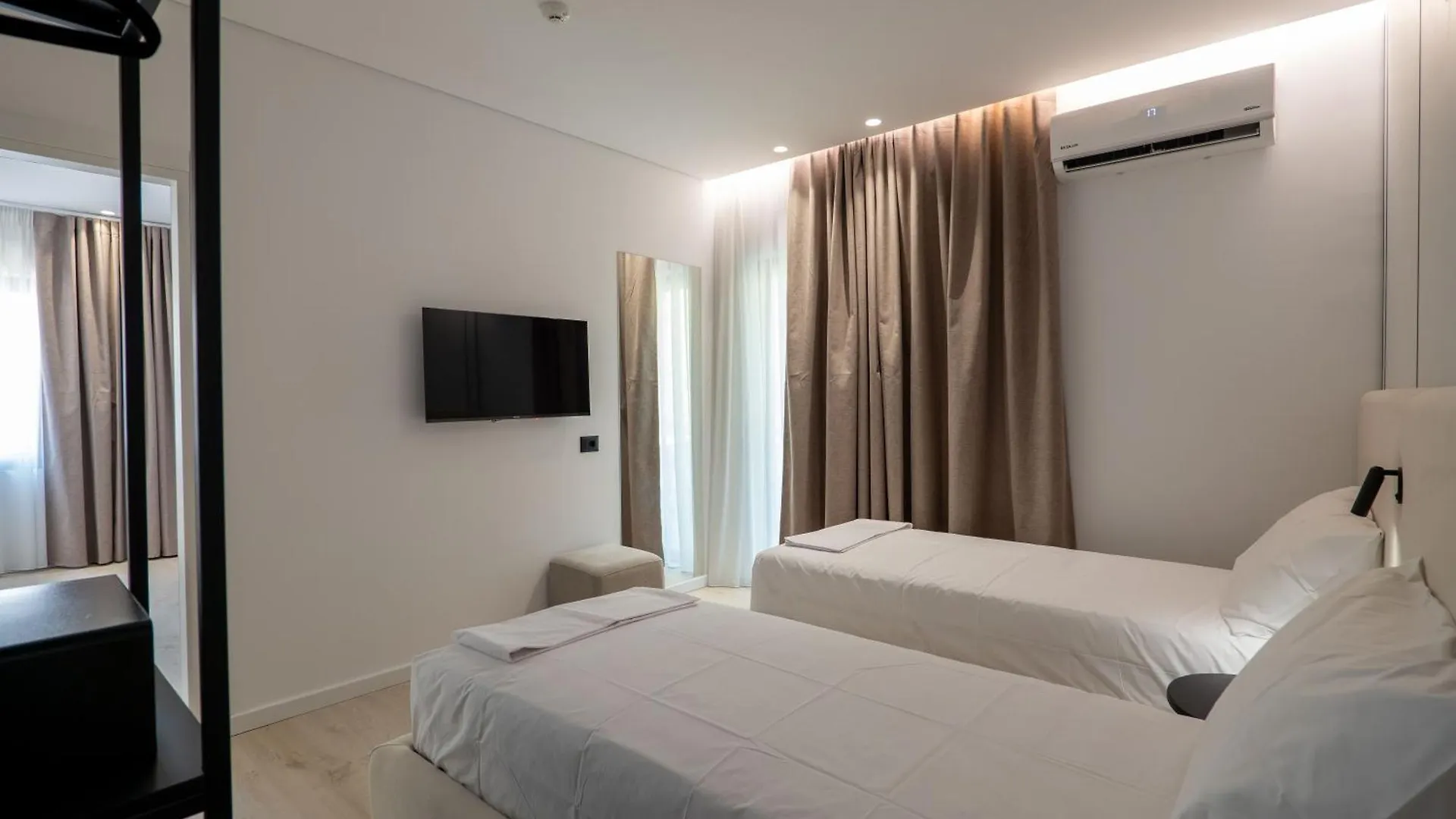 Arrei Hotel Sarande