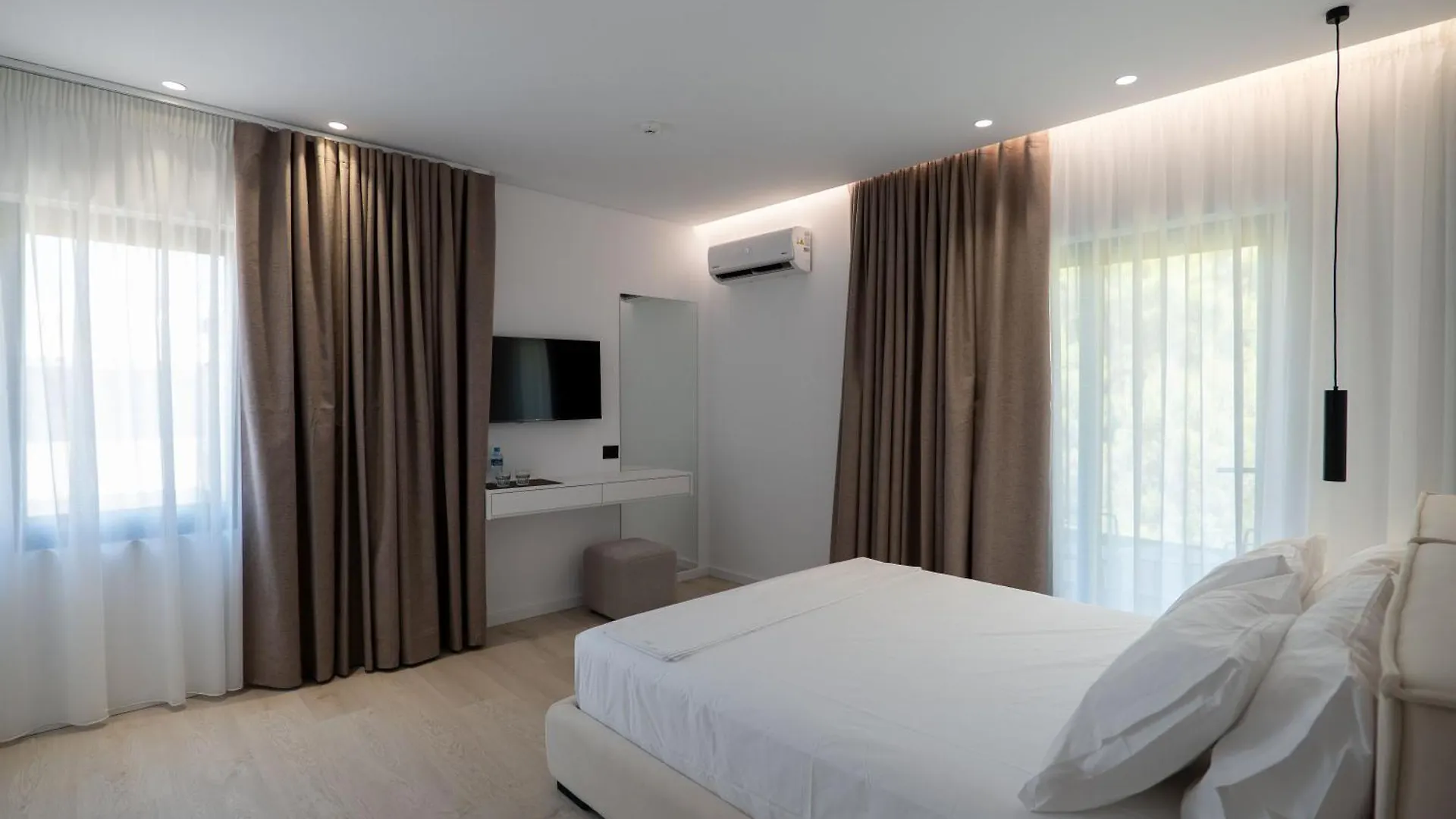 Arrei Hotel Sarande