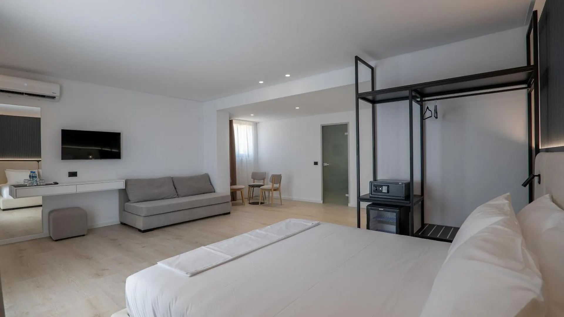 Arrei Hotel Sarande