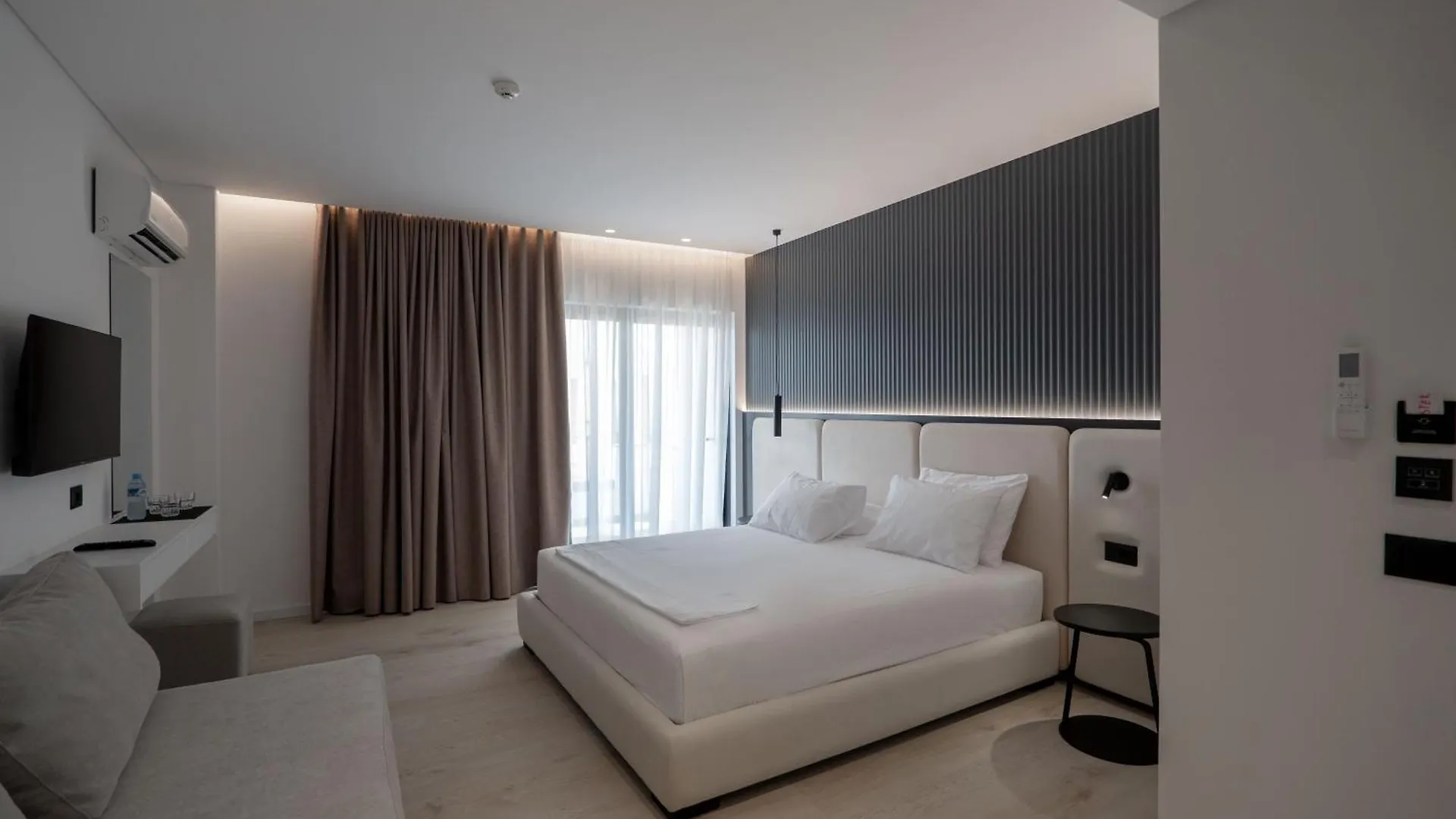 Arrei Hotel Sarande 4*,