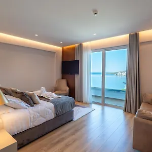 Oasis **** Sarandë