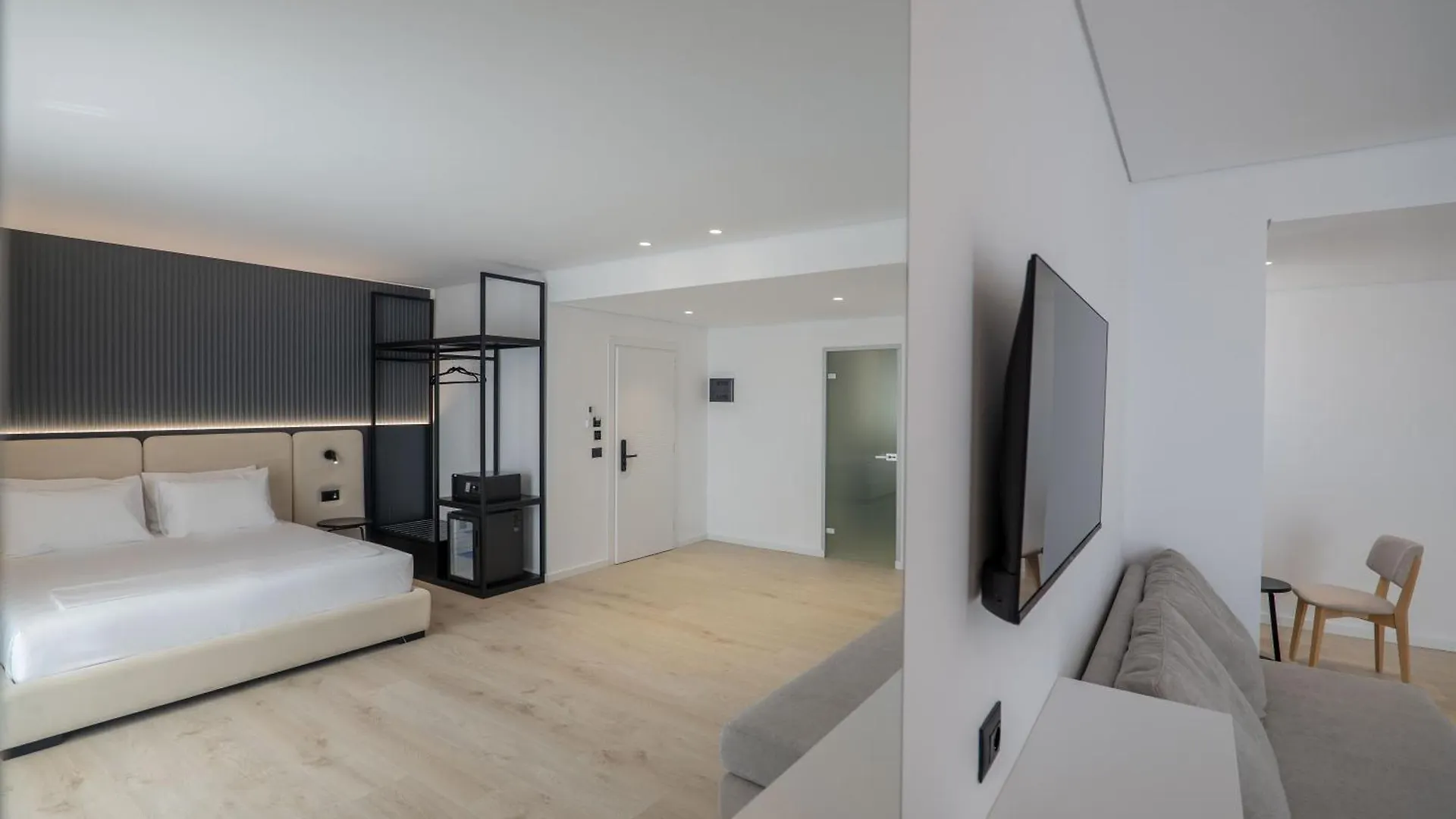 Arrei Hotel Sarande 4*,